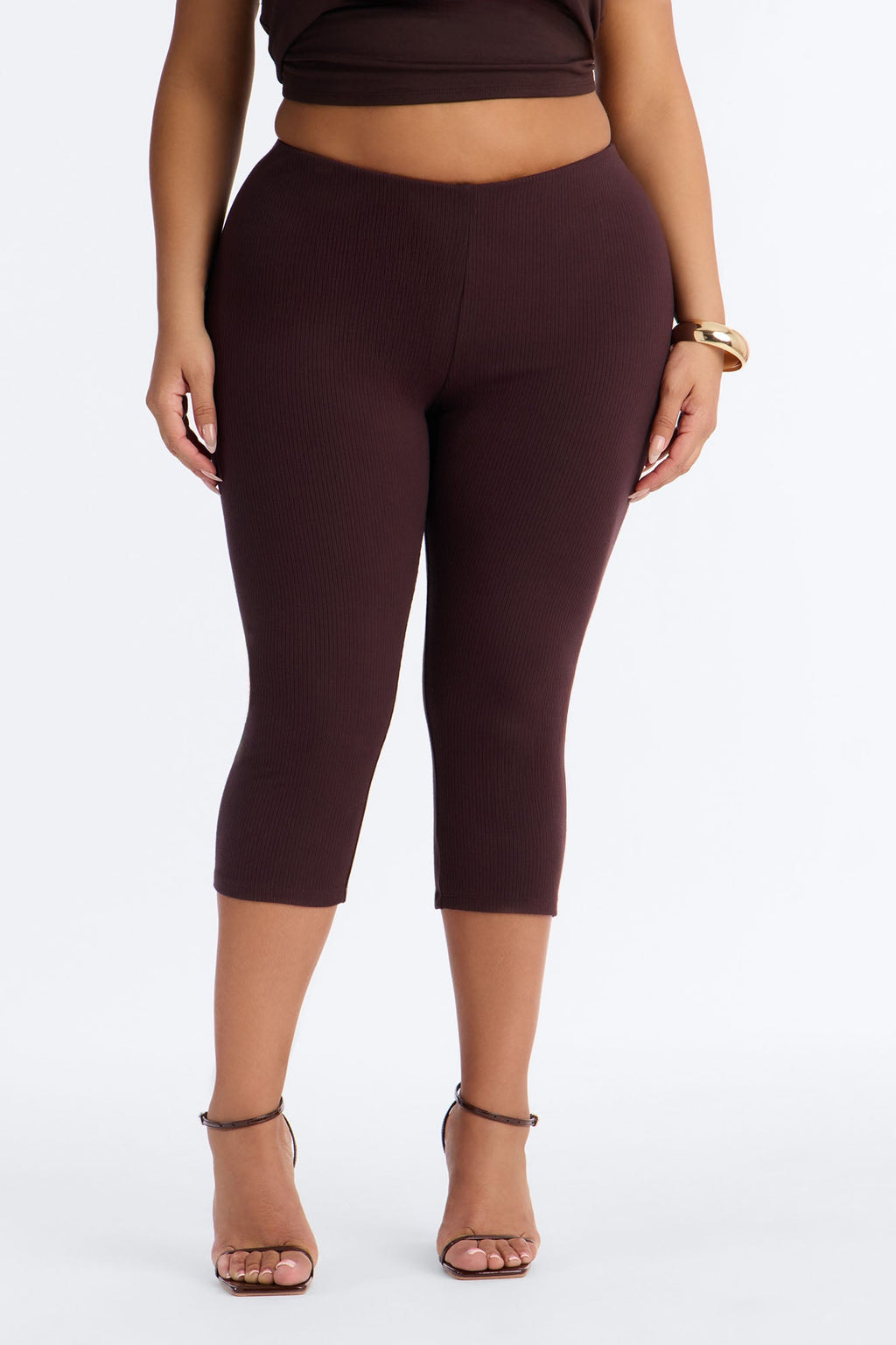 Ultra Ribbed Low Rise Capri Legging - Chocolate