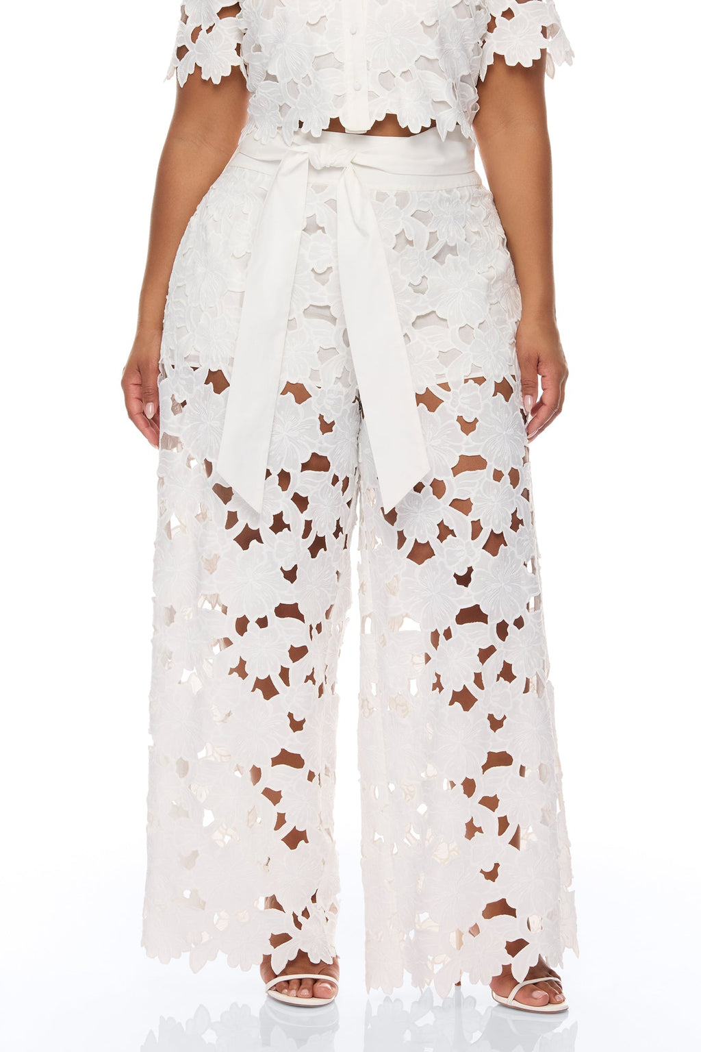 Kierra Wide Leg Embroidered Pant - White
